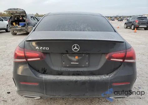 2021 Mercedes-Benz A 220 z USA, uszkodzony, nr VIN W1K3G4EB8MJ308856